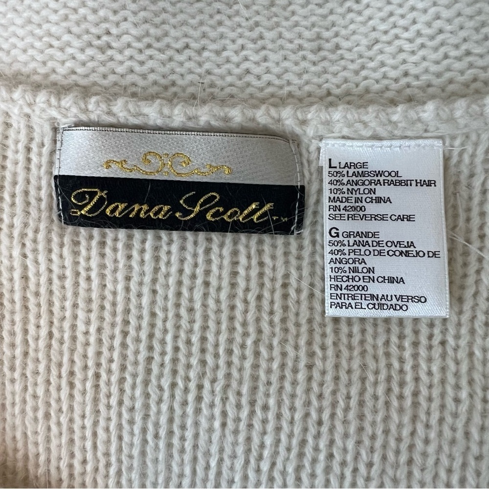 Vintage Cream with Pearl Detail Lambswool and Angora blend Sweater Large - Picture 8 of 8